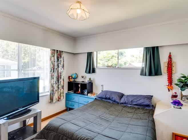 12 Harold Holt Avenue, Onekawa