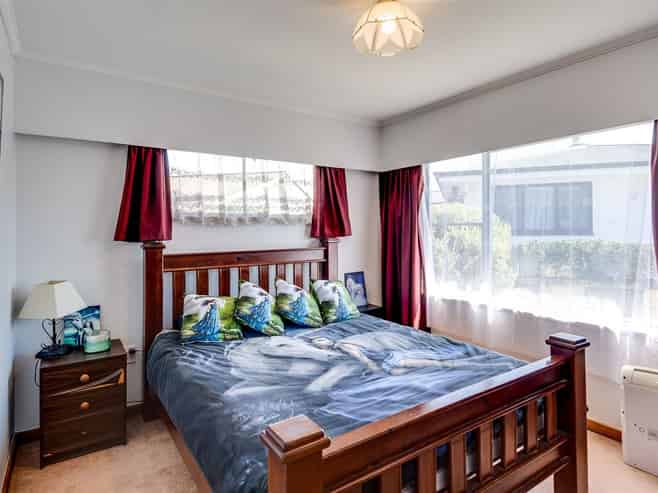 12 Harold Holt Avenue, Onekawa