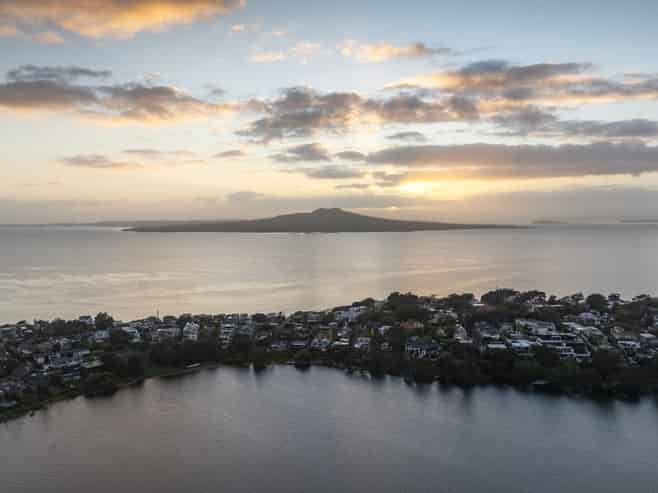 286 Hurstmere Road, Takapuna