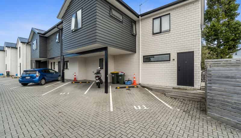 Unit 1/3 Snead Place, Hamilton East