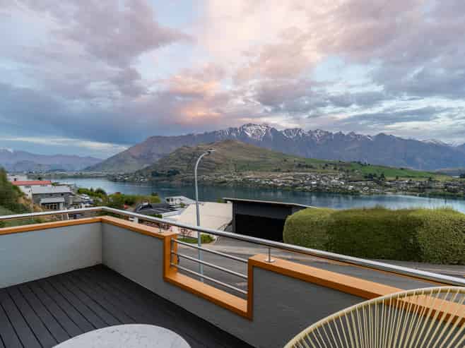 B/13 Peregrine Place, Queenstown Hill