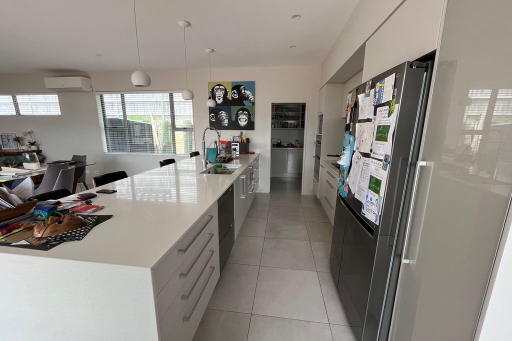 Beachlands, 4 Bedrooms 5