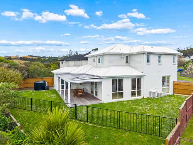 77 Mackay Drive, Greenhithe