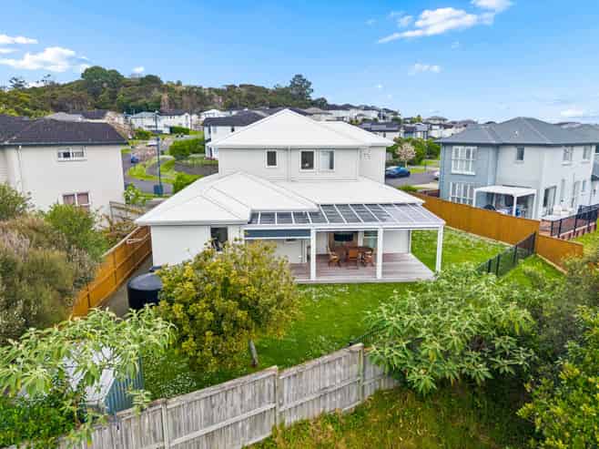 77 Mackay Drive, Greenhithe