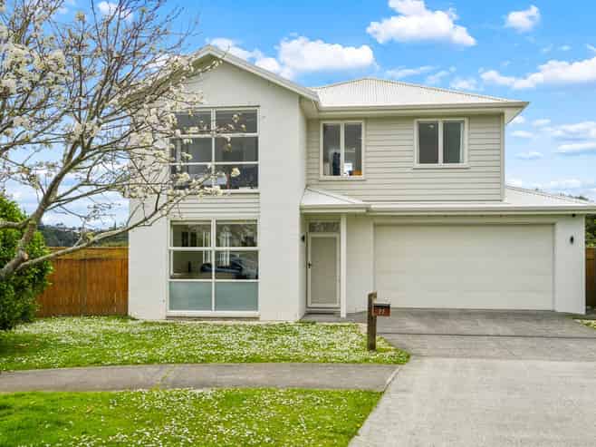 77 Mackay Drive, Greenhithe