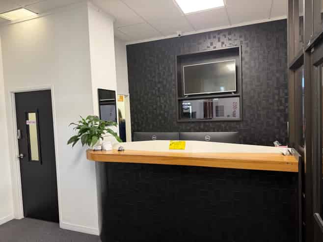 Ground Floor Office Space with Car Parks