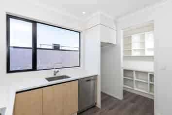 24/182 London Street, Hamilton Central