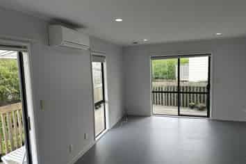 A/5 Angeline Place, Massey