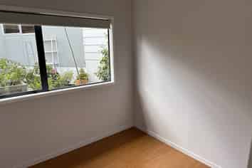 A/5 Angeline Place, Massey