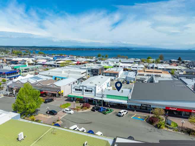 Sunny CBD retail frontage