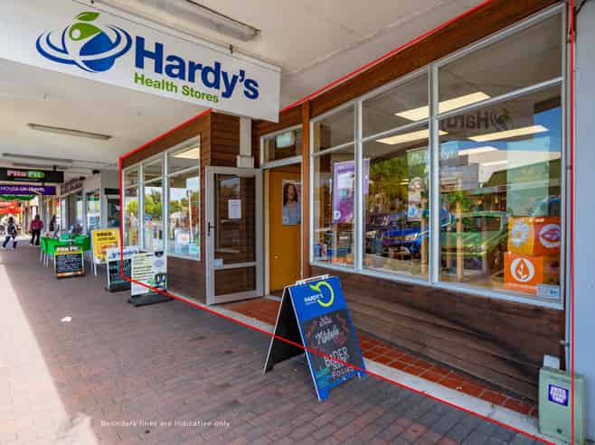 Sunny CBD retail frontage