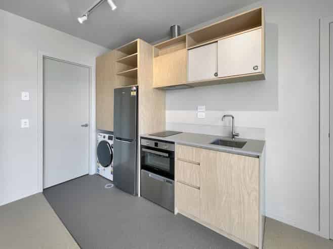 G09/2 Campbell Terrace, Petone