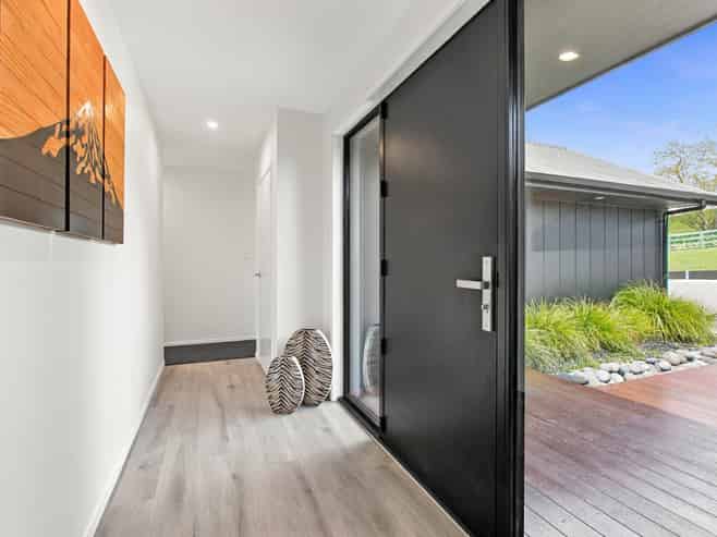 80 Clearview Road, Lepperton