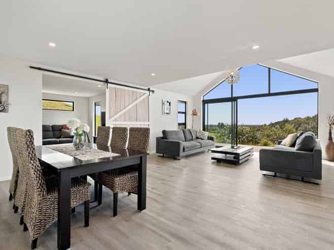 80 Clearview Road, Lepperton