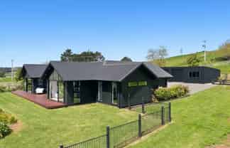 80 Clearview Road, Lepperton