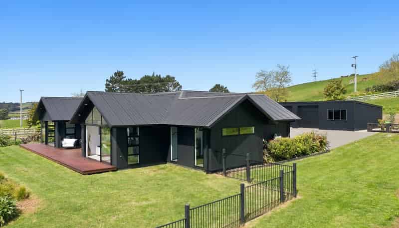 80 Clearview Road, Lepperton