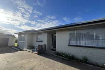 57  Lauder Crescent , Heidelberg