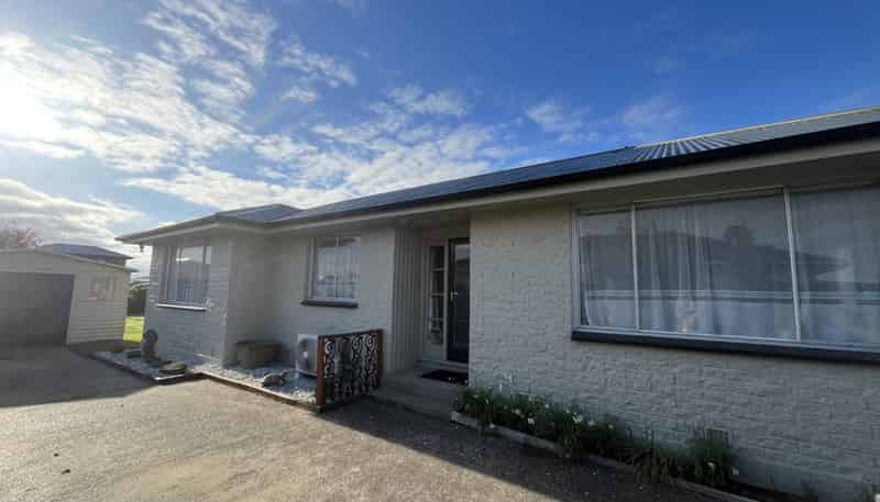 57  Lauder Crescent , Heidelberg