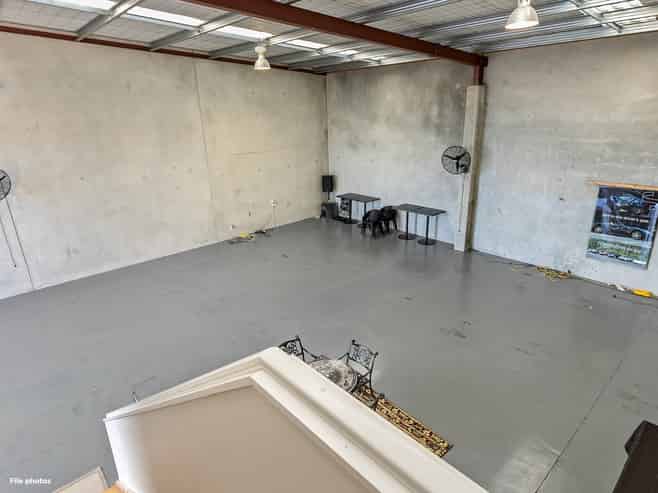 Well-connected Papamoa warehouse- with dual access