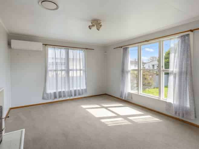 33 Stuart Crescent, Masterton