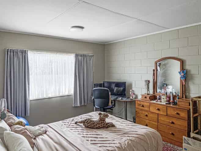 2/69A Pine Avenue, Ebdentown