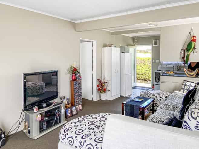 2/69A Pine Avenue, Ebdentown