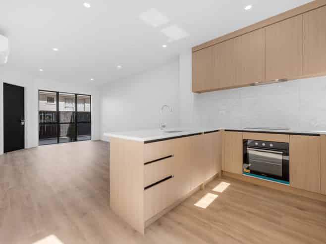 2/170 Mahia Road, Manurewa
