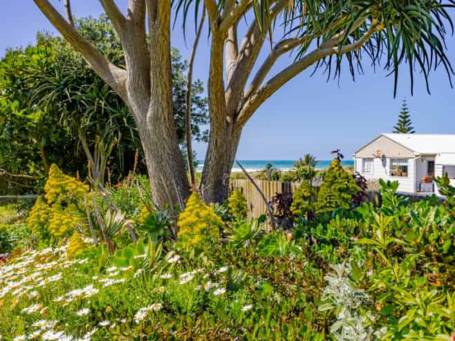 25 Beach Road, Porangahau