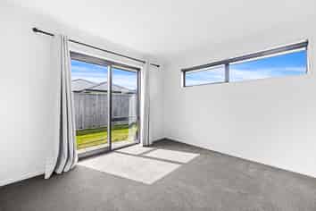12 Sills Street, Ravenswood