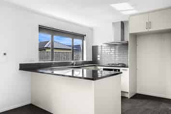 12 Sills Street, Ravenswood