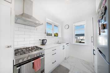 17 Strand Crescent, Naenae