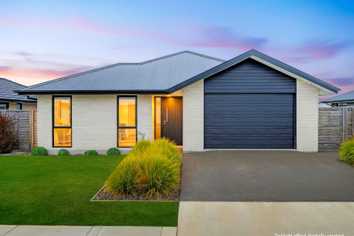8 Higgins Street, Ravenswood