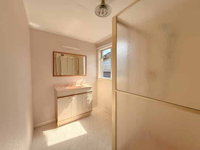 24 Taharepa Road, Hilltop