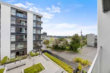 109&B11/9 Madeira Lane, Grafton