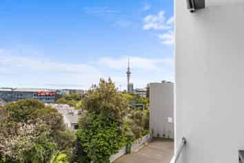 109&B11/9 Madeira Lane, Grafton