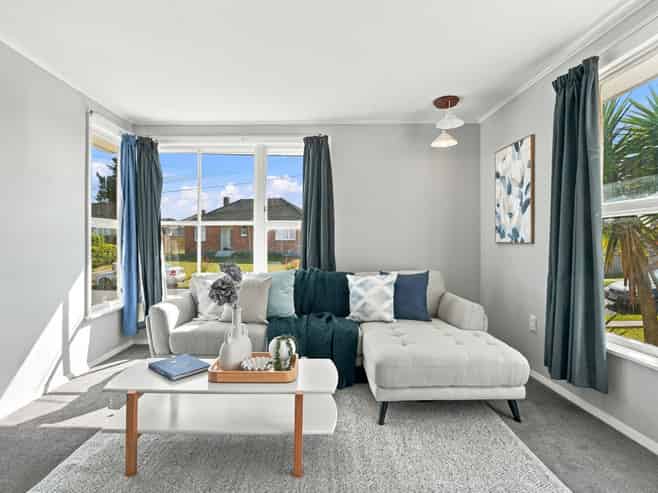 23 Churchill Crescent, Tawhero