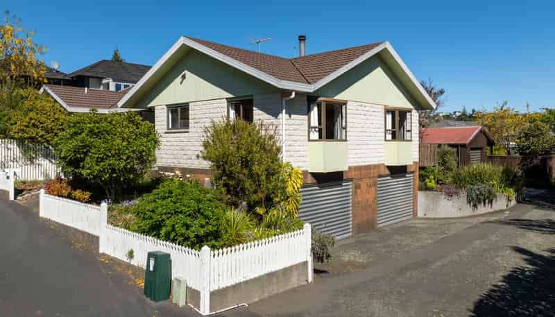 1/42 Shelbourne Street, Nelson