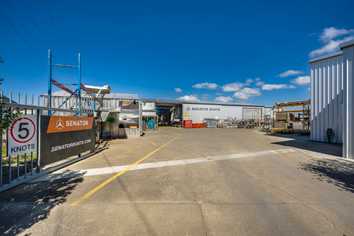Large Modern Industrial on the Expressway