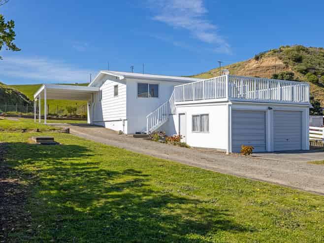 38 Lake Ferry Road, Lake Ferry