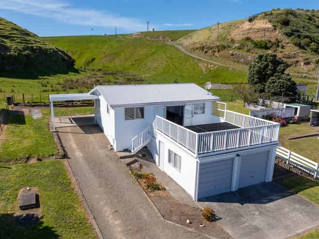 38 Lake Ferry Road, Lake Ferry