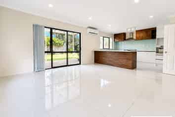 32 Riverstone Rd, Te Atatu Peninsula