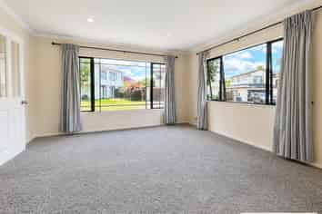 32 Riverstone Rd, Te Atatu Peninsula