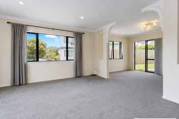 32 Riverstone Rd, Te Atatu Peninsula