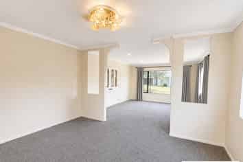 32 Riverstone Rd, Te Atatu Peninsula