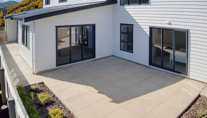 33 Farnworth Tce, Churton Park