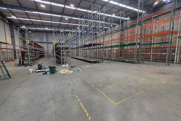 High-stud industrial scale in Gracefield