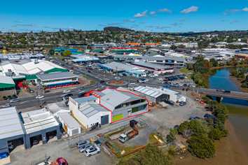 Freehold on Port Road: Live Above, Earn Below