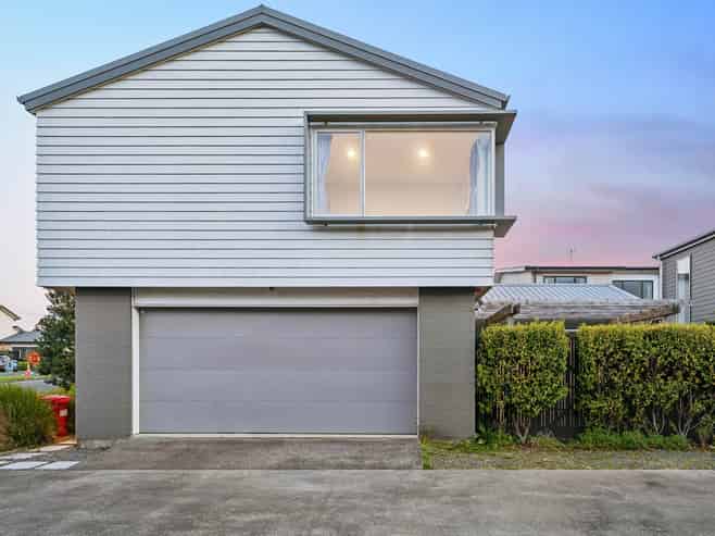 1 Agnes Court, Silverdale