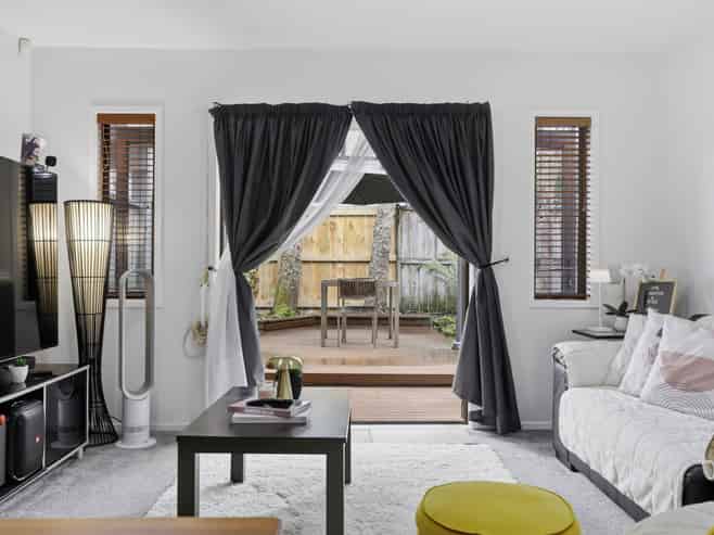 60/92 Bush Road, Albany