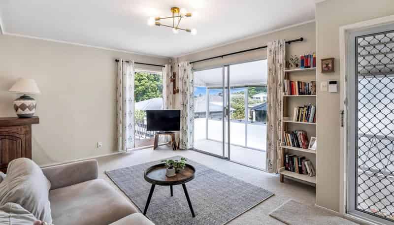 2/53 Trafalgar Street, Onehunga